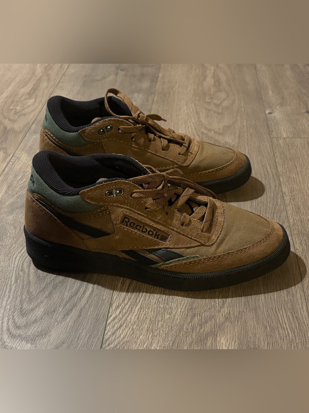 Reebok Club C Revenge Men’s Tan & Black Suede Size 9